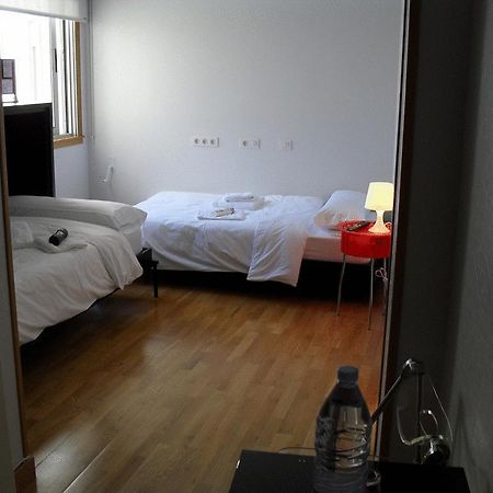 Hotel Ofi A Coruña Oda fotoğraf