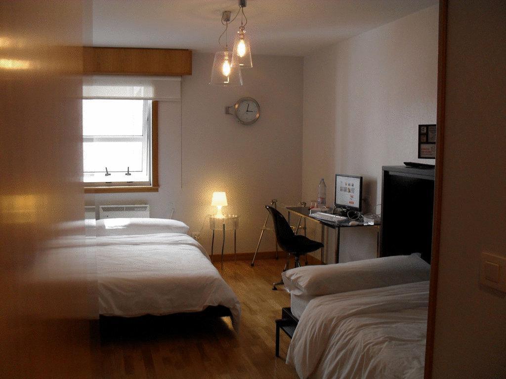 Hotel Ofi A Coruña Oda fotoğraf
