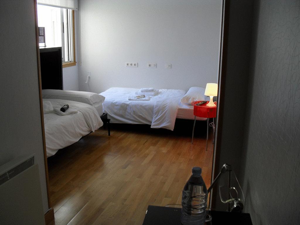 Hotel Ofi A Coruña Oda fotoğraf